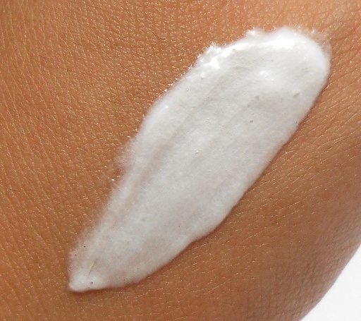 Nivea Extra White Repair Pore Minimiser Foam swatch on hand