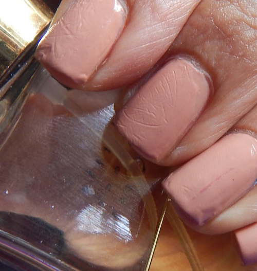 Essence the Gel Nail Polish Top Coat on nails