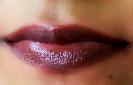 LA Colors Lipstick Matte Fudge lip swatch