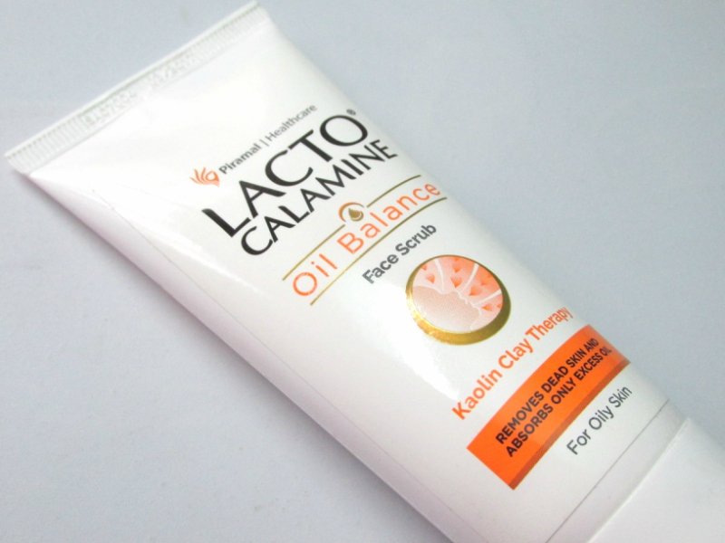 Lacto Calamine Oil Balance Face Scrub Review