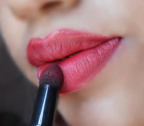 Loreal Tint Caresse Lip Color Plum Blossom on lips