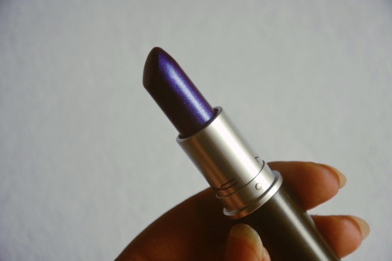 MAC Model Behaviour Lipstick bullet
