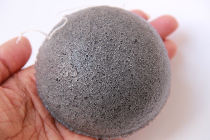 Missha Natural Soft Jelly Cleansing Puff Charcoal Review Top