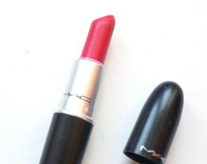 mac-lipstick-relentlessly-red-review