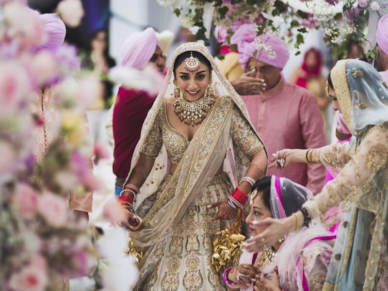 10 Bollywood Brides and Their Incredible Wedding Jewellery |  Makeupandbeauty.com